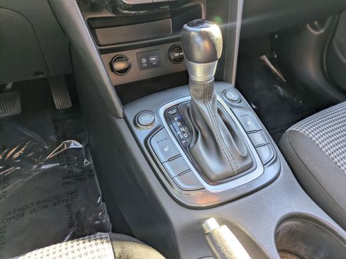 Used 2021 Hyundai Kona SEL image 12