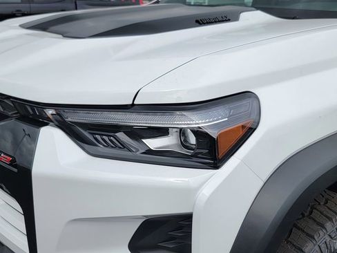 New 2026 Chevrolet Colorado ZR2 AWD/4WD image 9