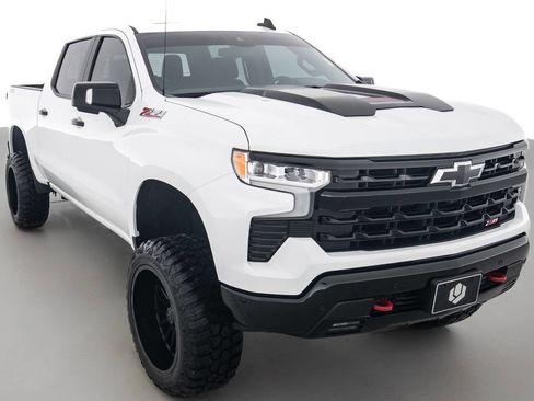 Used 2024 Chevrolet Silverado 1500 LT Trail Boss w/ LT Trail Boss Premium Package image 1