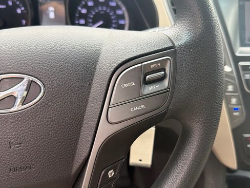 Used 2017 Hyundai Santa Fe SE AWD/4WD image 17