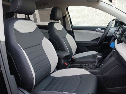 New 2025 Volkswagen Taos SEL image 35