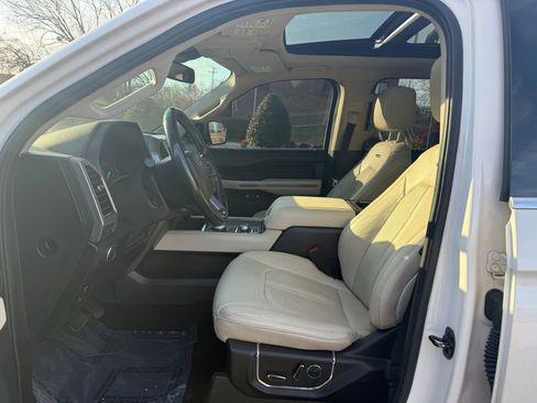 Used 2019 Ford Expedition Platinum image 13