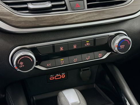 Used 2023 Nissan Altima 2.5 SV image 23