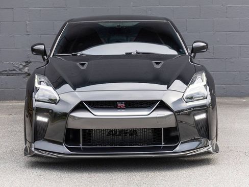 Used 2017 Nissan GT-R Premium w/ Premium Interior Package AWD/4WD image 19