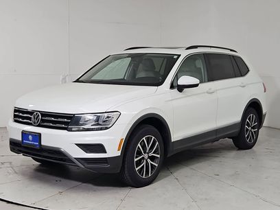 Used 2020 Volkswagen Tiguan SE w/ Panoramic Sunroof Package