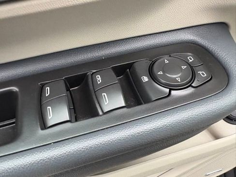 Used 2022 GMC Terrain Denali w/ Denali Premium Package image 13