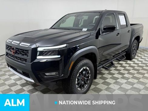 Used 2025 Nissan Frontier PRO-4X w/ Pro Convenience Package image 3