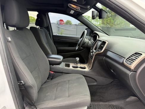 Used 2014 Jeep Grand Cherokee Laredo w/ Security & Convenience Group AWD/4WD image 18