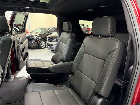 Used 2024 Chevrolet Suburban High Country image 16