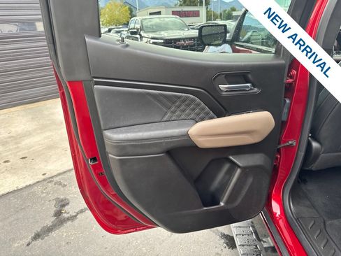 Used 2024 GMC Canyon Denali AWD/4WD image 15