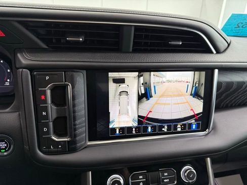 Used 2023 GMC Yukon XL Denali image 29