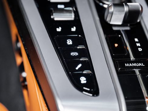 Used 2025 Aston Martin Vanquish image 37