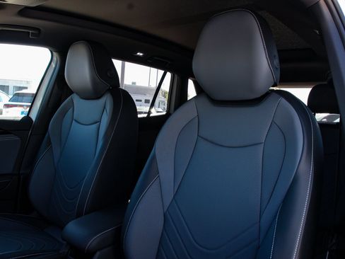 New 2026 Volkswagen Tiguan SE R-Line FWD image 11