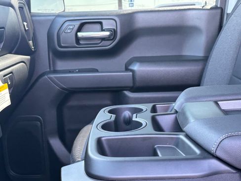 Used 2026 Chevrolet Silverado 1500 Custom Trail Boss w/ Dark Appearance Package AWD/4WD image 15