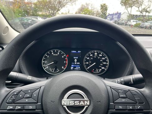 Used 2025 Nissan Sentra S image 25