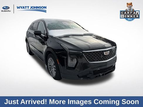Used 2024 Cadillac XT4 Premium Luxury image 10