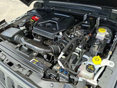 Certified 2020 Jeep Wrangler Sport AWD/4WD image 27