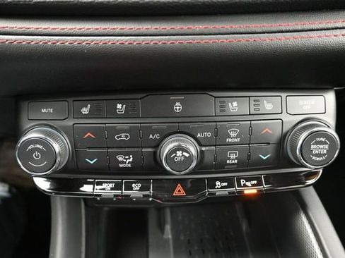 Used 2025 Dodge Durango R/T AWD/4WD image 33