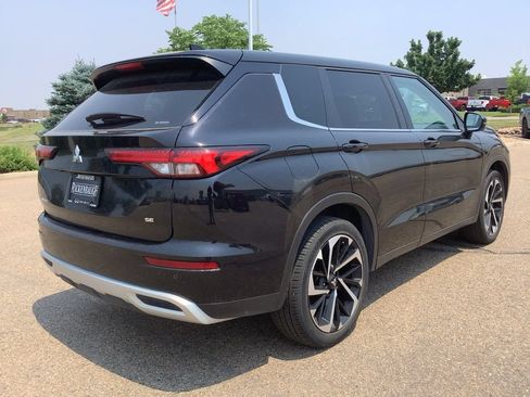 Used 2024 Mitsubishi Outlander SE AWD/4WD image 3