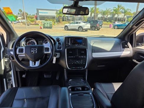 Used 2018 Dodge Grand Caravan GT FWD image 15