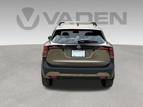 New 2026 Nissan Kicks SV w/ Cold Weather Package FWD image 17