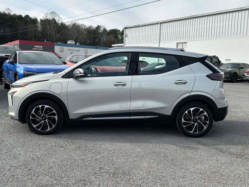 Used 2022 Chevrolet Bolt EUV Premier w/ Sun & Sound Package image 6