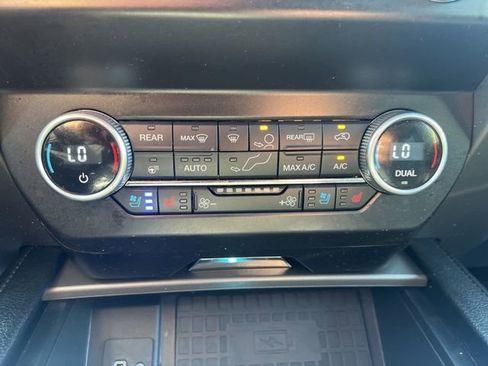 Used 2021 Ford Expedition XLT AWD/4WD image 14