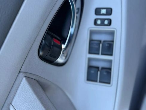Used 2011 Toyota Camry LE FWD image 19