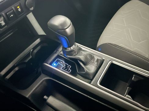 Used 2022 Toyota Tacoma TRD Off-Road w/ Technology Package image 17