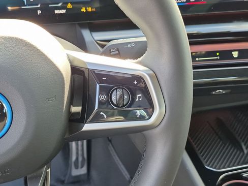 Used 2024 BMW i5 eDrive40i w/ M Sport Package RWD image 19