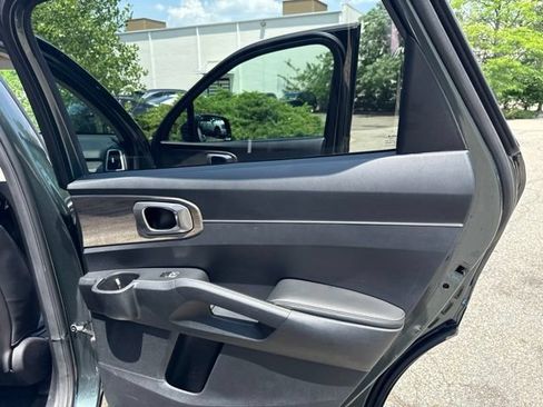 Used 2022 Kia Sorento S w/ Panoramic Sunroof Package AWD/4WD image 33