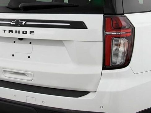 Used 2022 Chevrolet Tahoe Z71 w/ Off-Road Capability Package image 8