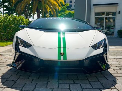 Used 2023 Lamborghini Huracan Tecnica RWD image 7
