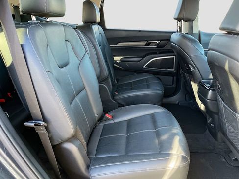Used 2022 Kia Telluride EX w/ EX Premium Package image 30