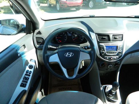 Used 2014 Hyundai Accent GLS image 14
