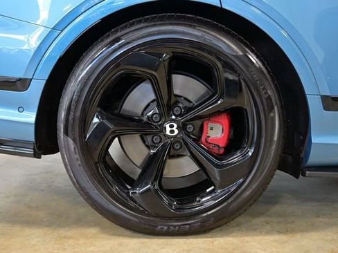 Used 2023 Bentley Bentayga image 16