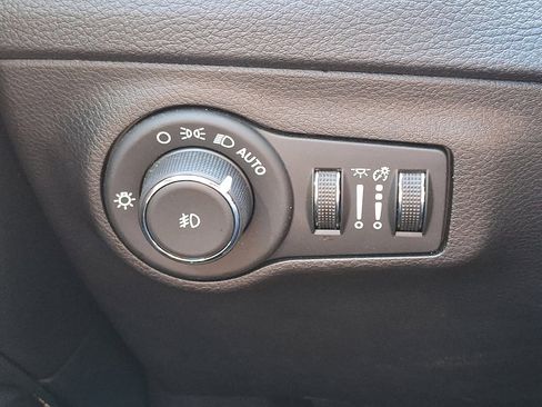 Used 2020 Jeep Compass Latitude w/ Safety & Security Group image 24