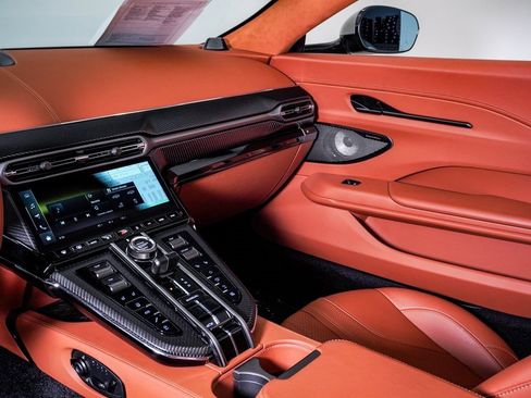 Used 2026 Aston Martin V8 Vantage Roadster image 26