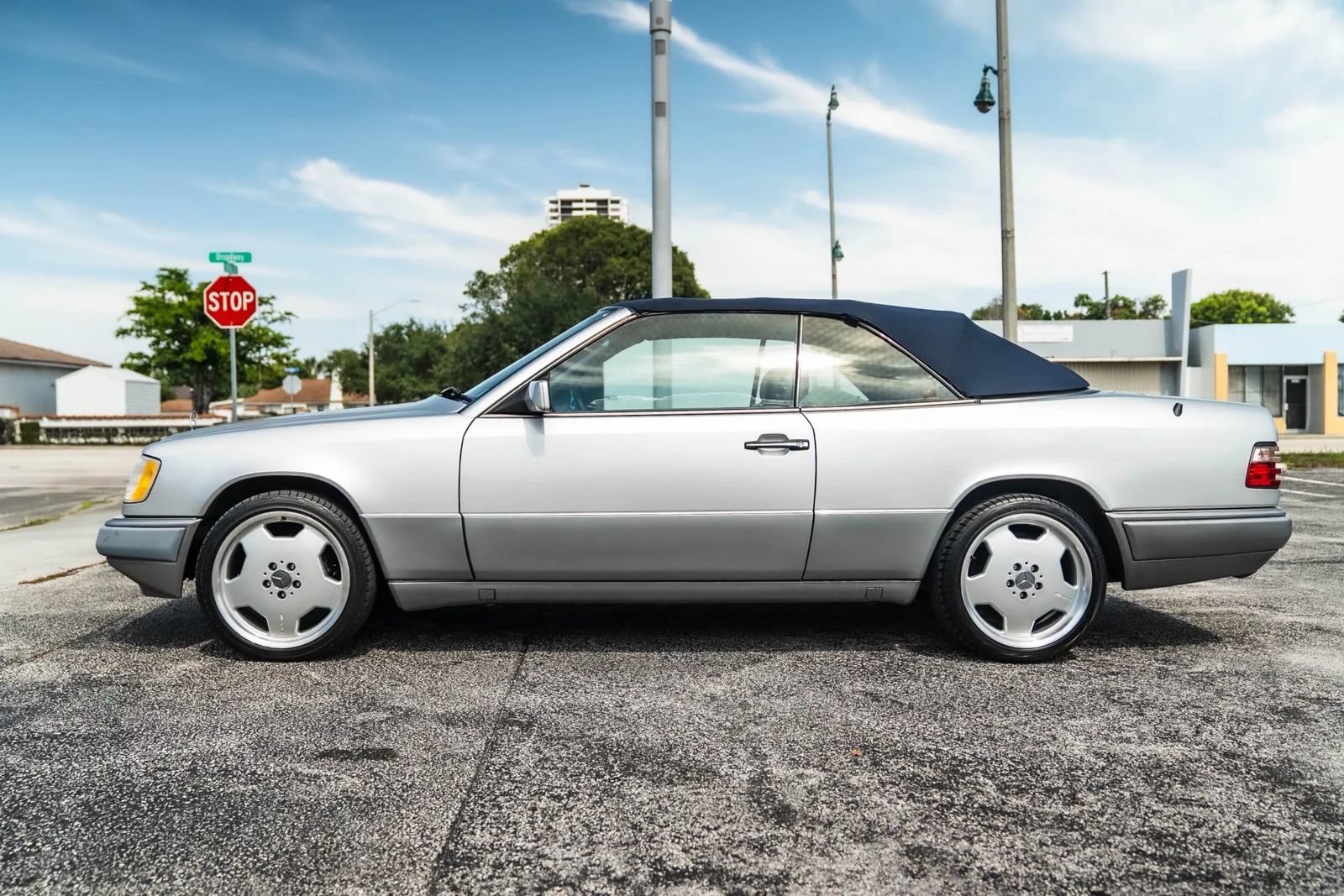 Used 1995 Mercedes-Benz E 320 Convertible image 4