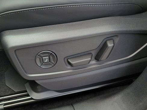 New 2026 Audi SQ5 Premium Plus AWD/4WD image 17