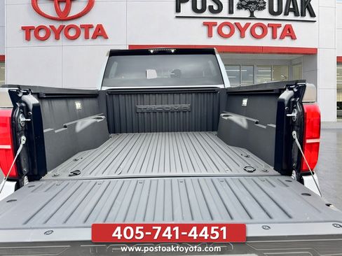 Used 2025 Toyota Tacoma SR5 AWD/4WD image 31