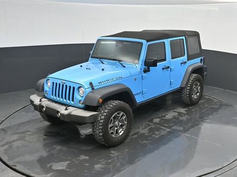 Used 2017 Jeep Wrangler Unlimited Rubicon w/ Connectivity Group image 40