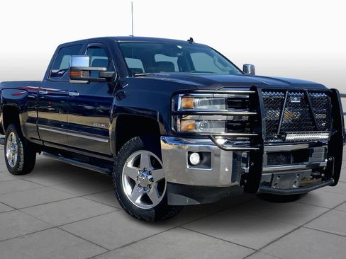 Used 2015 Chevrolet Silverado 2500 LTZ w/ Duramax Plus Package image 3