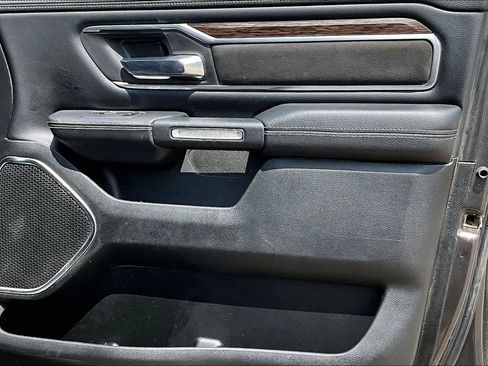 Used 2019 RAM 1500 Laramie AWD/4WD image 29