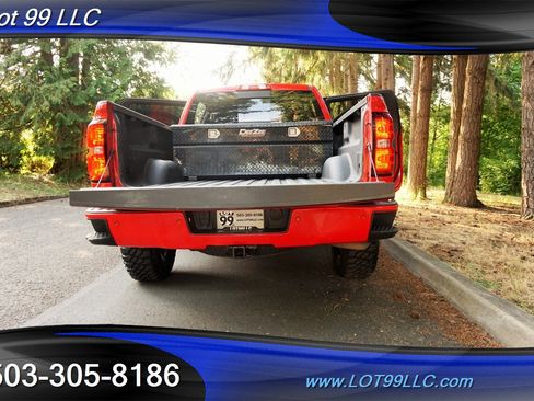 Used 2018 Chevrolet Silverado 1500 LT w/ All Star Edition image 31