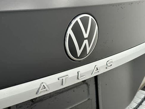 Certified 2023 Volkswagen Atlas SE image 28