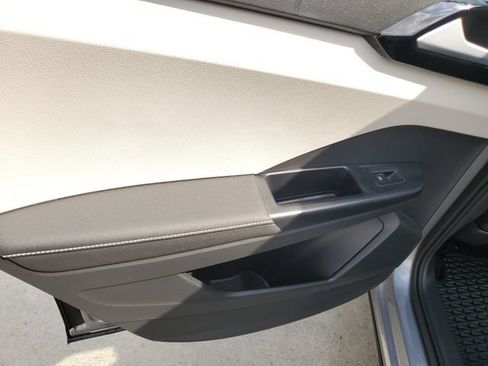 Certified 2025 Volkswagen Taos S FWD image 15