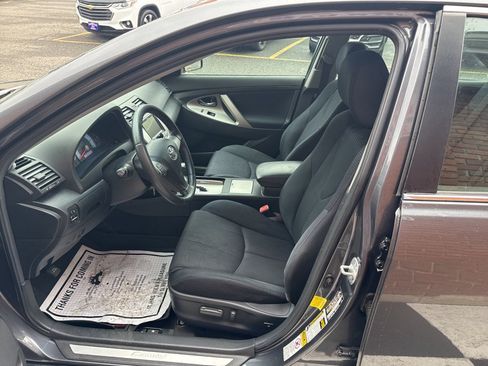Used 2011 Toyota Camry SE w/ SE Extra-Value Pkg #1 FWD image 16