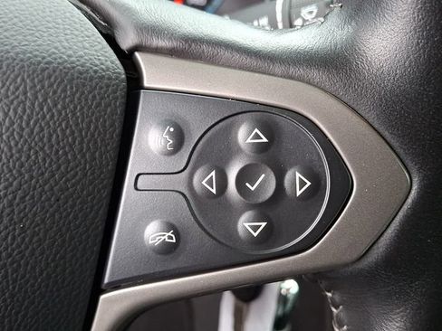 Used 2022 Chevrolet Colorado Z71 AWD/4WD image 17