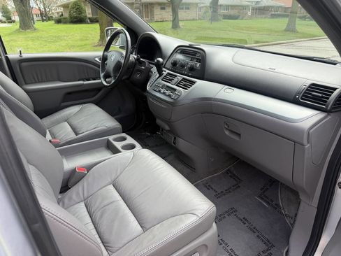 Used 2010 Honda Odyssey EX-L image 17